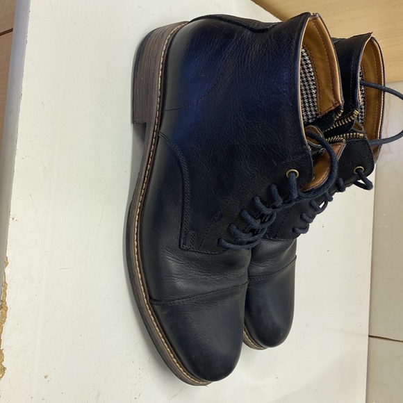 Men’s Boots - Picture 2 of 3